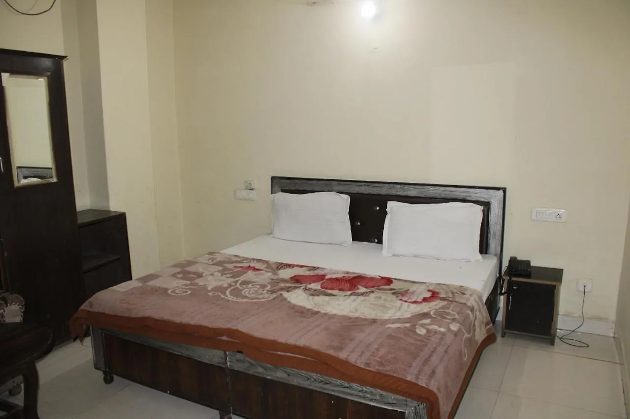 Hotel The Diamond Ring Chandigarh 2*,  India