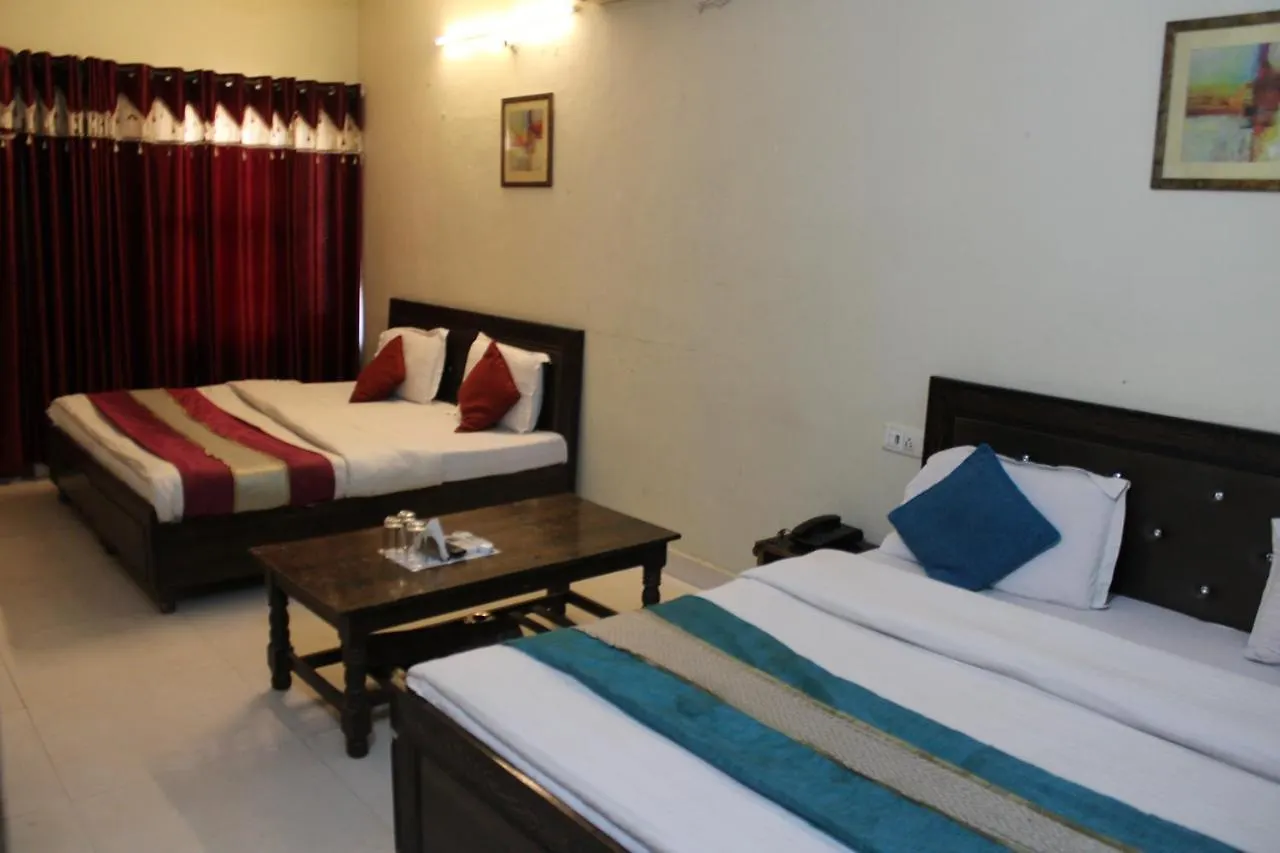 **  Hotel The Diamond Ring Chandigarh India